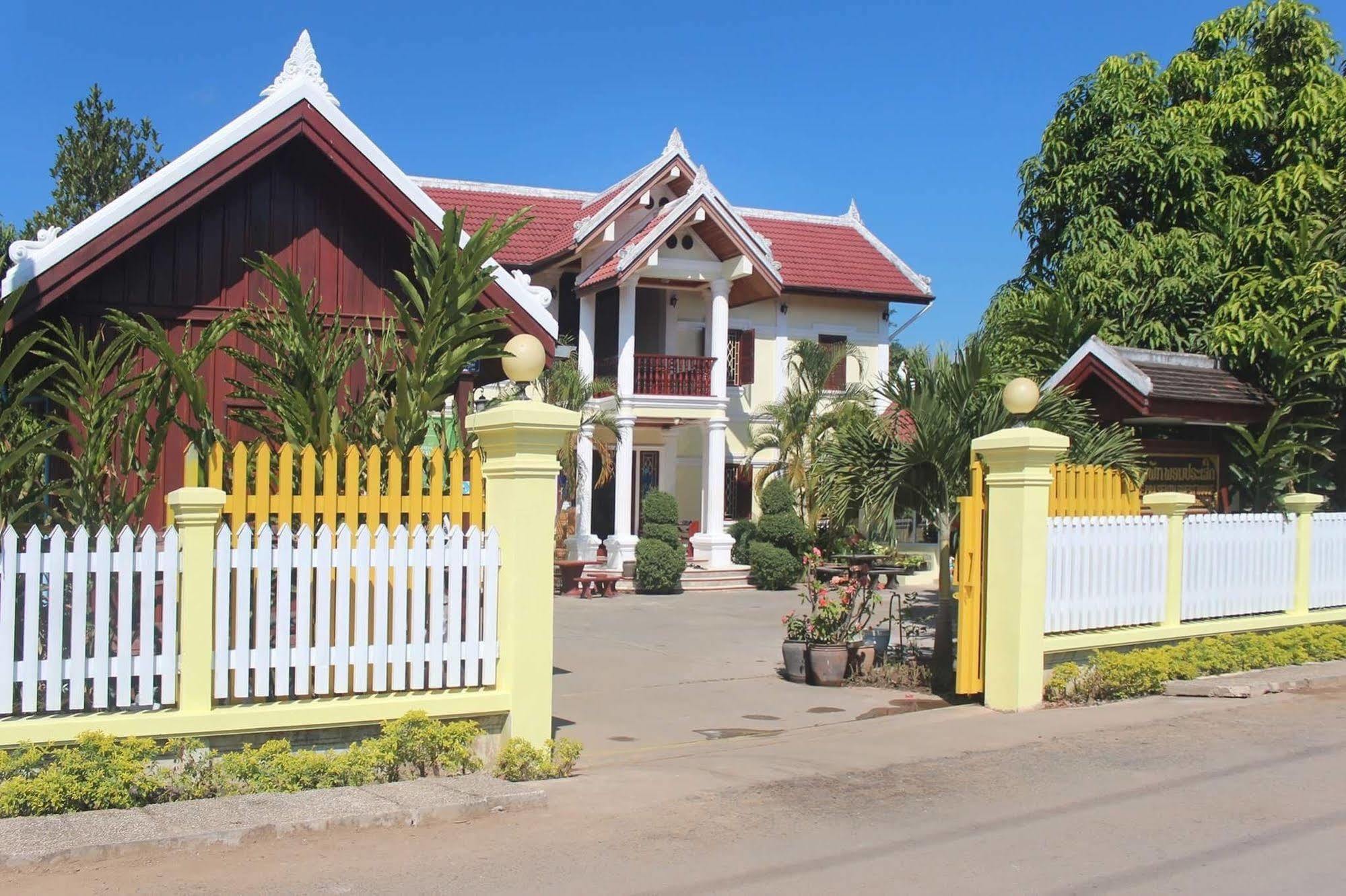 Phone Praseuth pensión Luang Prabang Exterior foto